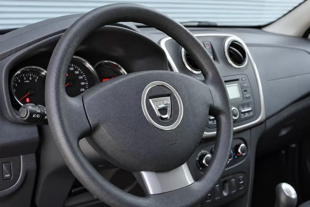 Dacia Sandero 2014 - 6990 EUR, 99876 km - 99876km - foto 12 de 25
