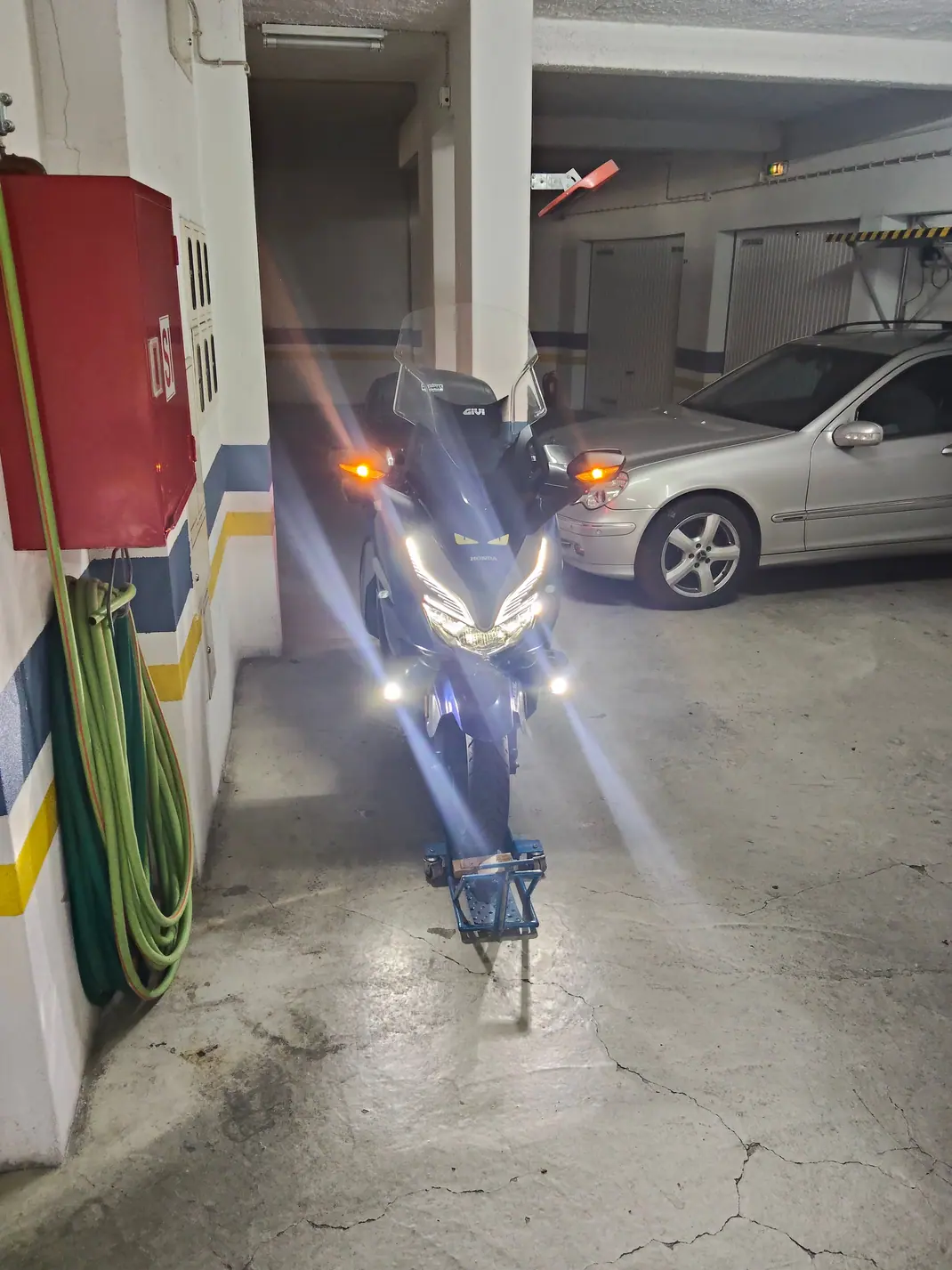 Honda Forza ABS 2021 - 5500 EUR, 30000 km - 30000km - foto 4 de 5
