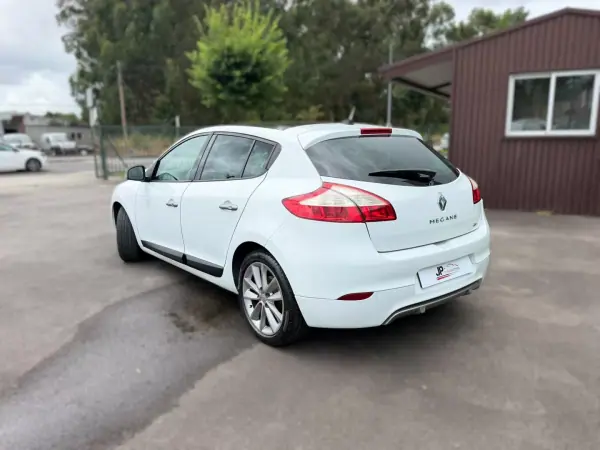 Renault Mégane 2011 - 6990 EUR, 279161 km - AUTO.MOTO.pt - 279161km - foto 3 de 25