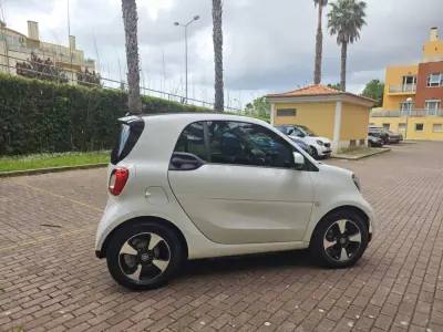 Smart ForTwo Coupé 2022 - 12900 EUR, 19500 km - AUTO.MOTO.pt - 19500km - foto 3 de 10