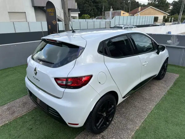 Renault Clio 2018 - 10900 EUR, 138929 km - AUTO.MOTO.pt - 138929km - foto 12 de 46