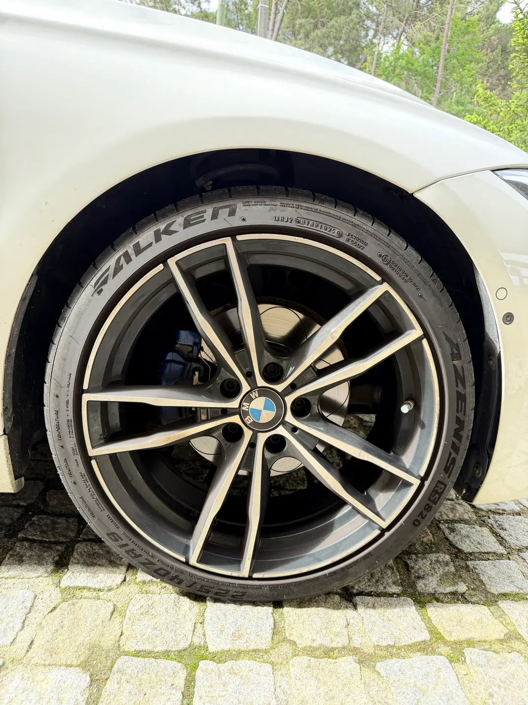 BMW 320 2019 - 27000 EUR, 123500 km - AUTO.MOTO.pt - 123500km - foto 4 de 14