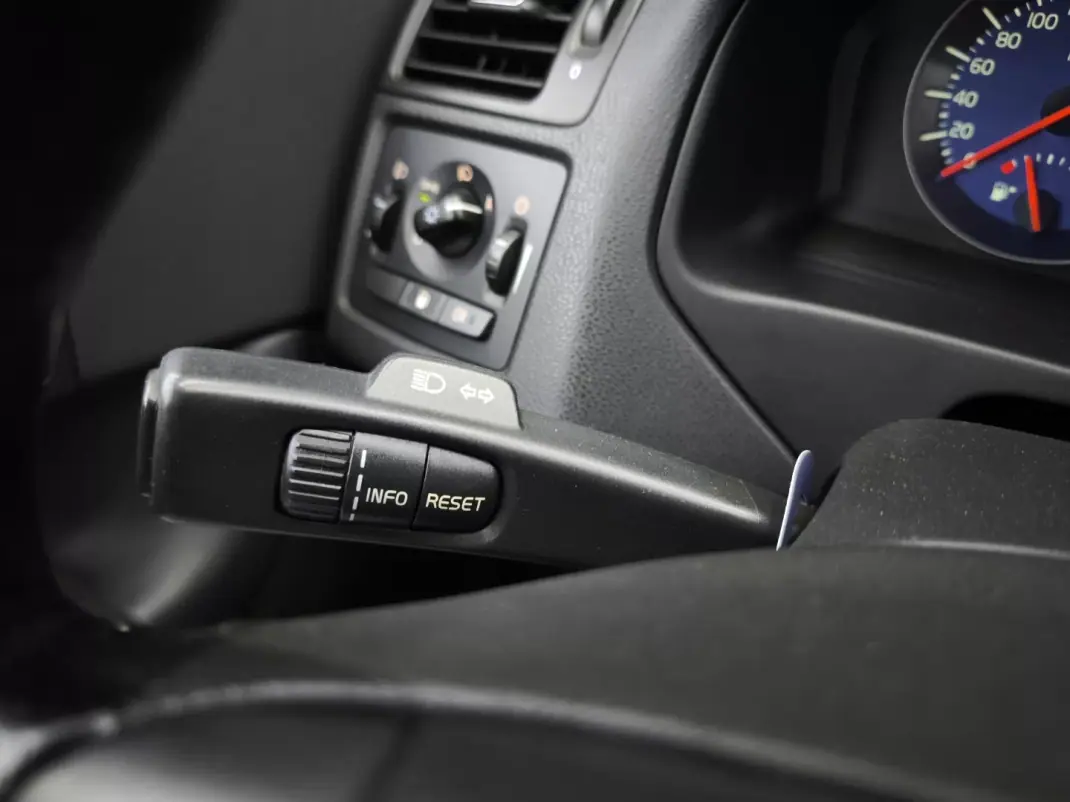 Volvo C30 2012 - 10950 EUR, 265888 km - AUTO.MOTO.pt - 265888km - foto 27 de 35