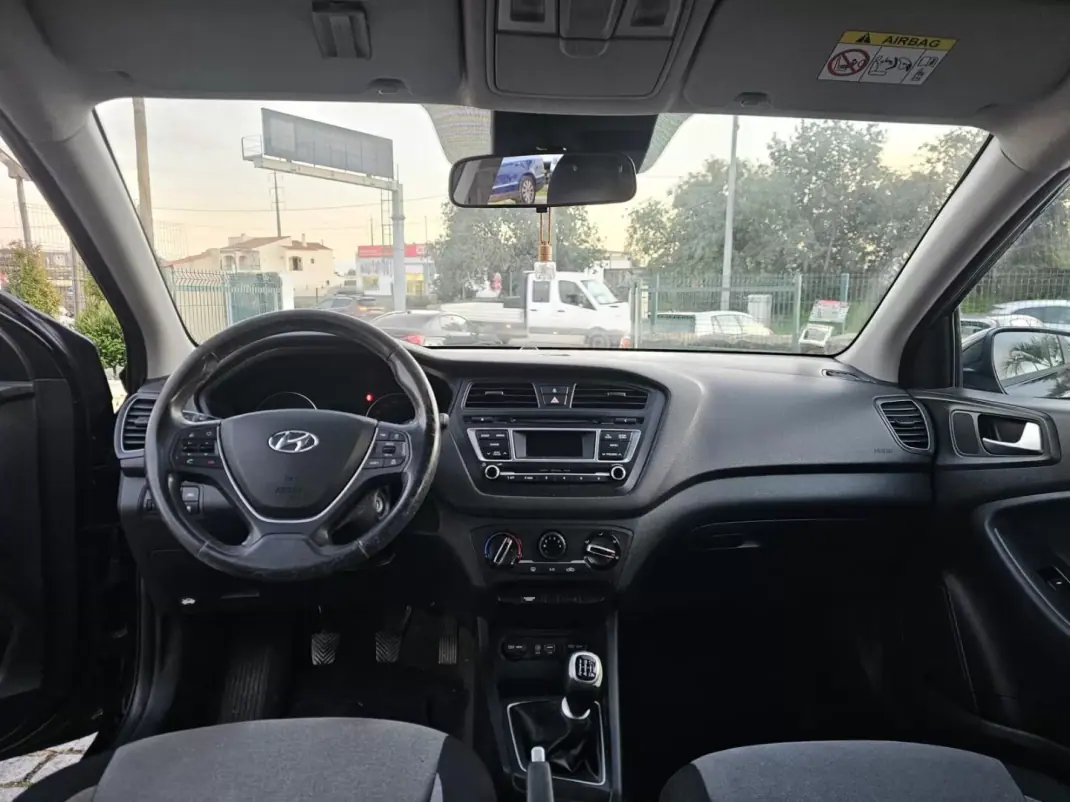 Hyundai i20 2015 - 8500 EUR, 100074 km - AUTO.MOTO.pt - 100074km - foto 6 de 8