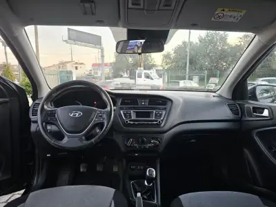 Hyundai i20 2015 - 8500 EUR, 100074 km - AUTO.MOTO.pt - 100074km - foto 6 de 8