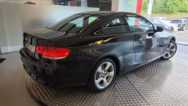 BMW 320 2007 - 10900 EUR, 279640 km - AUTO.MOTO.pt - 279640km - foto 22 de 56