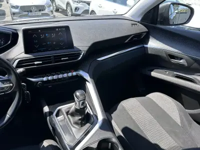 Peugeot 5008 2017 - 13900 EUR, 200000 km - AUTO.MOTO.pt - 200000km - foto 38 de 49
