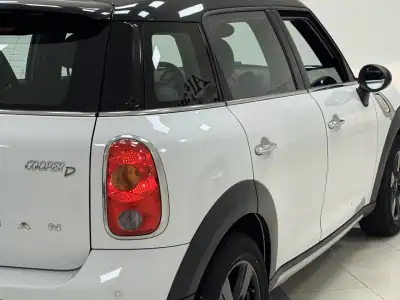 MINI Countryman 2015 - 13890 EUR, 149000 km - AUTO.MOTO.pt - 149000km - foto 11 de 25