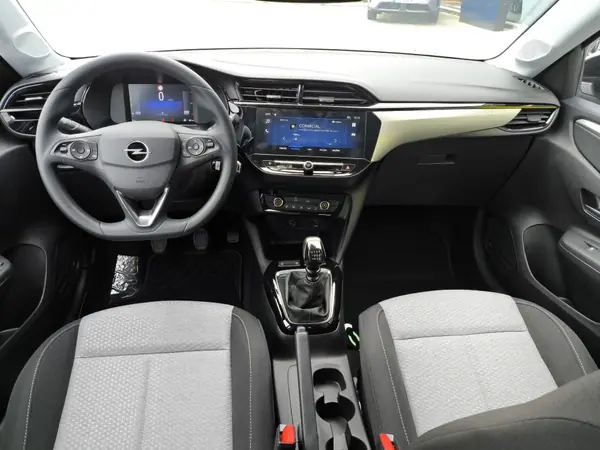 Opel Corsa 2026 - 20500 EUR, 4 km - AUTO.MOTO.pt - 4km - foto 13 de 15