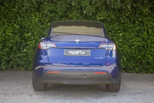 Tesla Model Y 2021 - 32500 EUR, 97400 km - AUTO.MOTO.pt - 97400km - foto 9 de 17