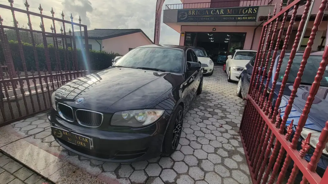 BMW 120 2011 - 11990 EUR, 230000 km - AUTO.MOTO.pt - 230000km - foto 3 de 23