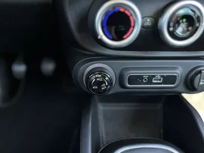 Fiat 500L 2018 - 11490 EUR, 80000 km - AUTO.MOTO.pt - 80000km - foto 45 de 48