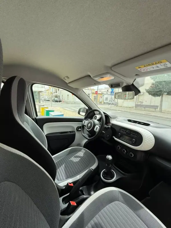 Renault Twingo 2020 - 12350 EUR, 40000 km - AUTO.MOTO.pt - 40000km - foto 12 de 12