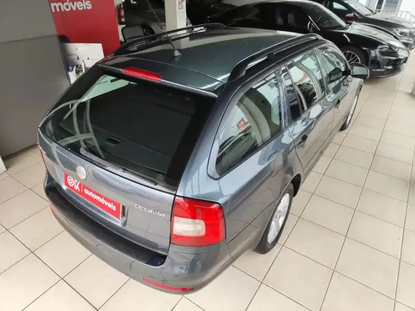 Skoda Octavia Break 2010 - 6650 EUR, 252000 km - AUTO.MOTO.pt - 252000km - foto 12 de 31
