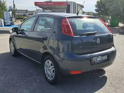 Fiat Punto 2017 - 8900 EUR, 69772 km - AUTO.MOTO.pt - 69772km - foto 9 de 39