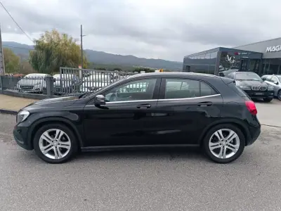 Mercedes-Benz GLA 180 2015 - 22500 EUR, 120000 km - AUTO.MOTO.pt - 120000km - foto 3 de 28