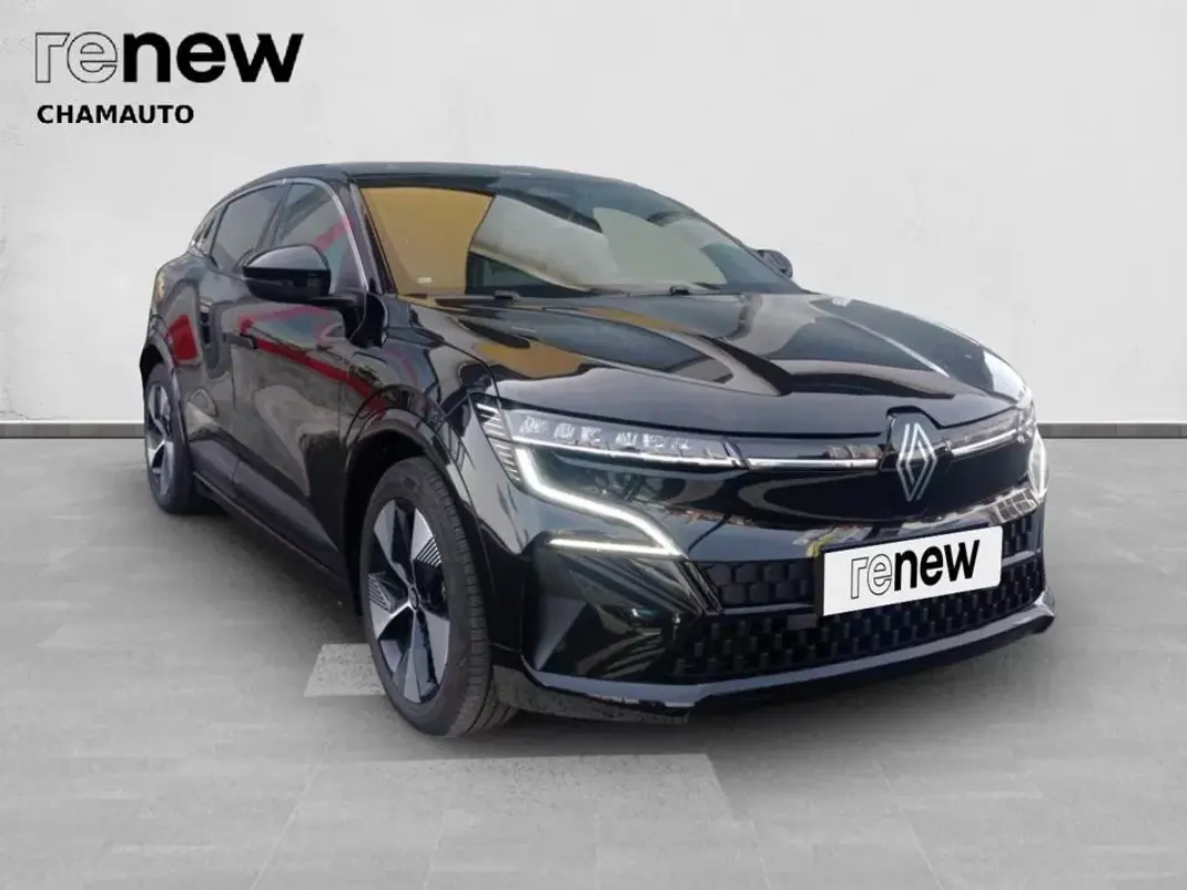 Renault Mégane E-Tech 2026 - 35000 EUR, 3000 km - AUTO.MOTO.pt - 3000km - foto 8 de 19