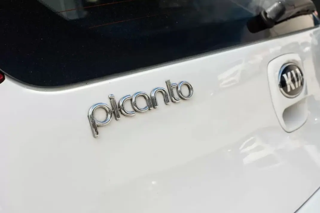 Kia Picanto 2016 - 6900 EUR, 230360 km - AUTO.MOTO.pt - 230360km - foto 7 de 19