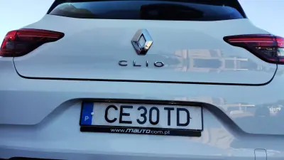 Renault Clio 2021 - 13999 EUR, 63000 km - AUTO.MOTO.pt - 63000km - foto 12 de 38