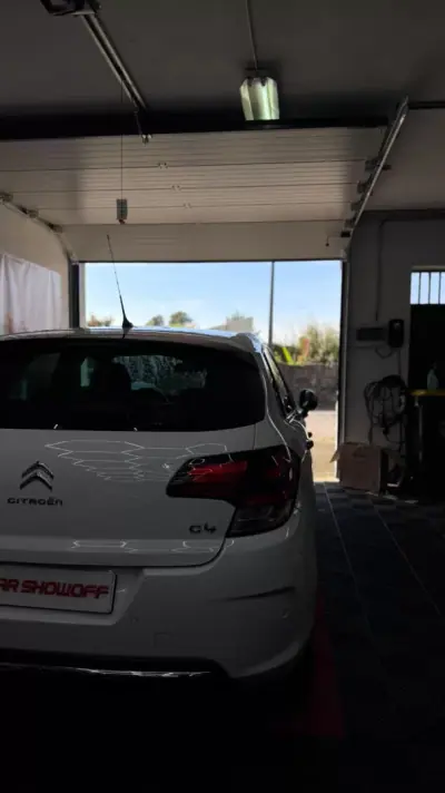 Citroën C4 2015 - 7900 EUR, 110000 km - AUTO.MOTO.pt - 110000km - foto 5 de 11