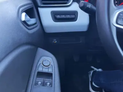 Renault Clio 2021 - 12490 EUR, 129465 km - AUTO.MOTO.pt - 129465km - foto 20 de 22