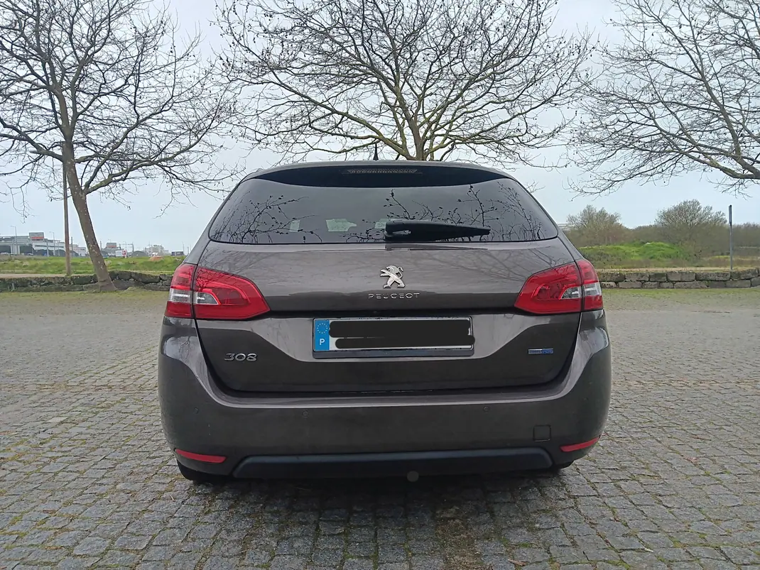 Peugeot 308 SW 2014 - 6490 EUR, 202000 km - 202000km - foto 6 de 15