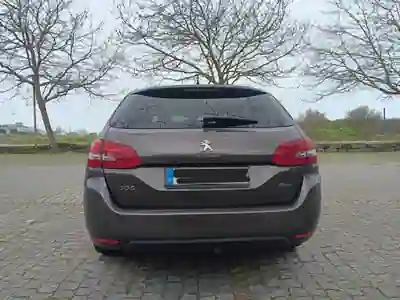 Peugeot 308 SW 2014 - 6490 EUR, 202000 km - 202000km - foto 6 de 15