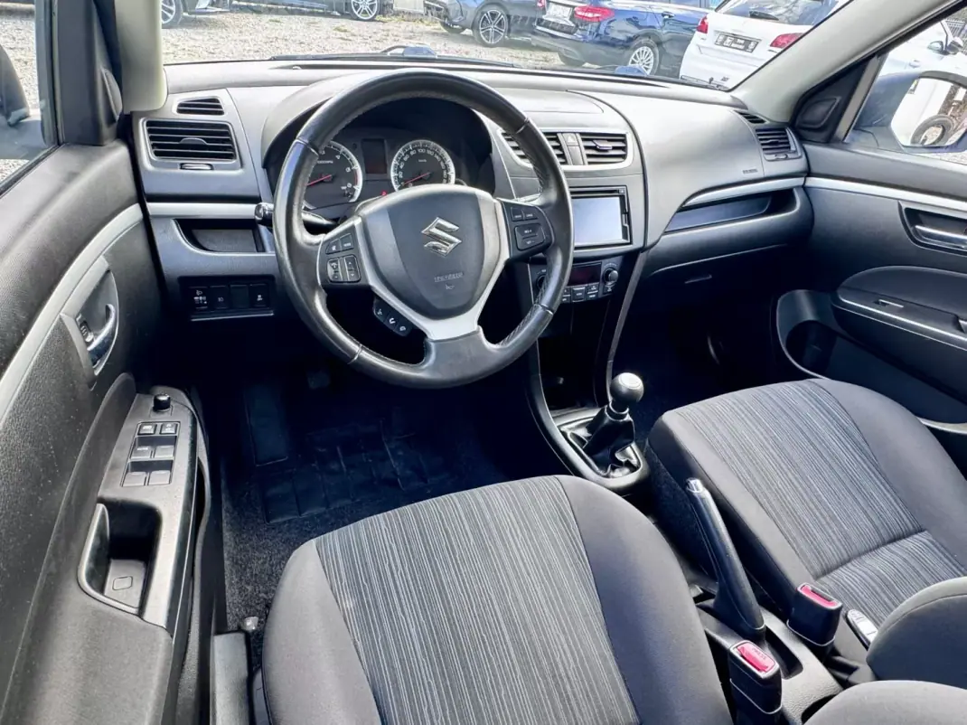 Suzuki Swift 2015 - 8990 EUR, 178000 km - AUTO.MOTO.pt - 178000km - foto 14 de 28