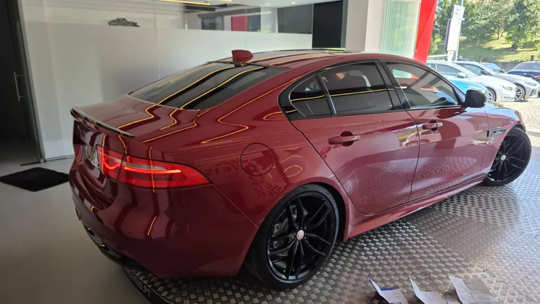 Jaguar XE 2016 - 14950 EUR, 176623 km - AUTO.MOTO.pt - 176623km - foto 20 de 58