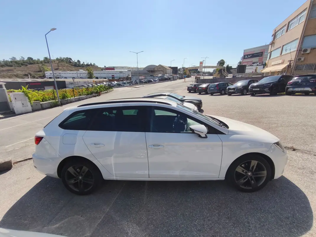 SEAT Leon ST 2019 - 13000 EUR, 158000 km - 158000km - foto 3 de 15