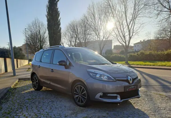 Renault Grand Scénic 2015 - 10990 EUR, 189000 km - AUTO.MOTO.pt - 189000km - foto 8 de 15