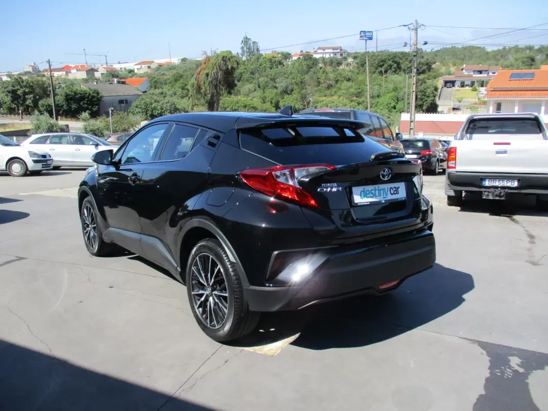 Toyota C-HR 2019 - 17790 EUR, 139185 km - 139185km - foto 5 de 23