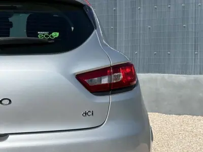 Renault Clio 2015 - 9950 EUR, 155000 km - AUTO.MOTO.pt - 155000km - foto 15 de 24