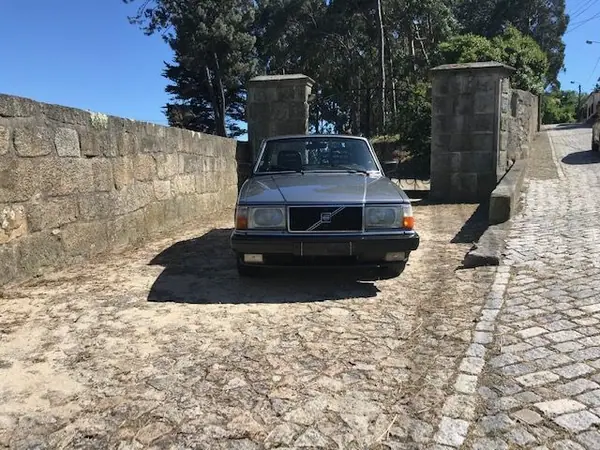 Volvo 244 1987 - 10500 EUR, 317000 km - AUTO.MOTO.pt - 317000km - foto 14 de 41
