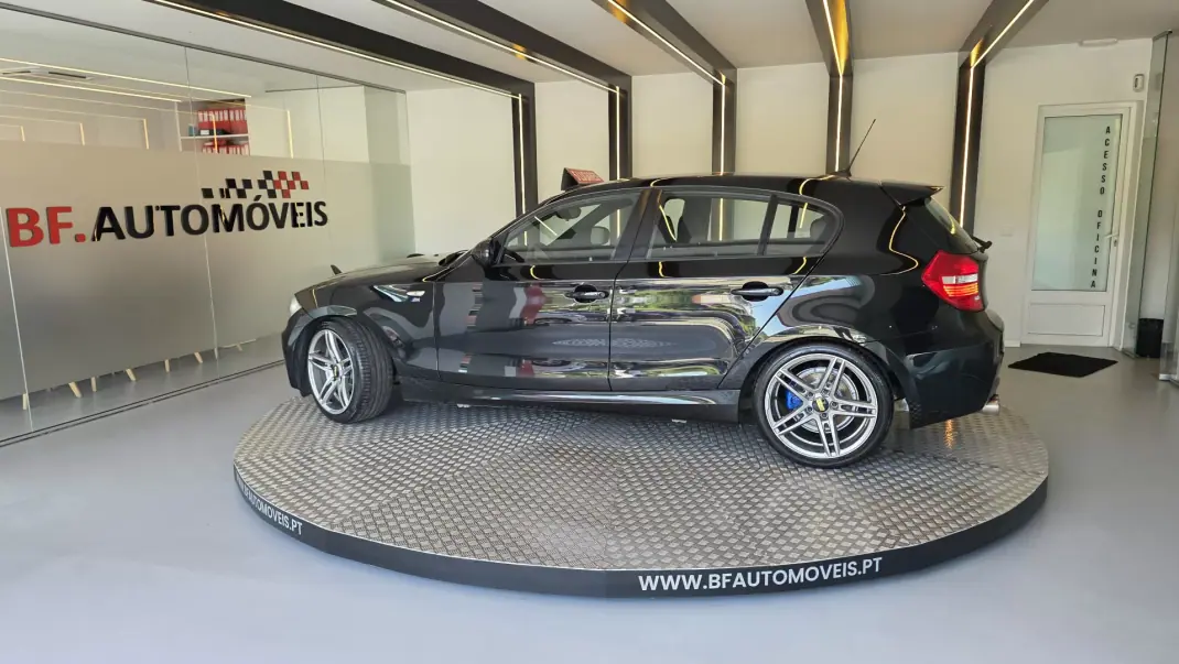 BMW 116 2010 - 6900 EUR, 207907 km - AUTO.MOTO.pt - 207907km - foto 13 de 51