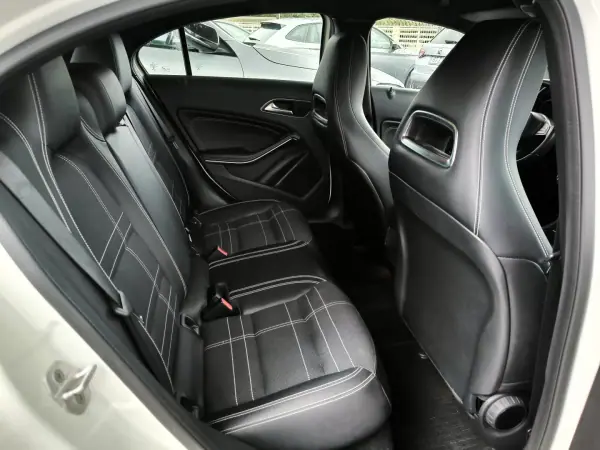 Mercedes-Benz A 160 2016 - 17500 EUR, 66530 km - AUTO.MOTO.pt - 66530km - foto 12 de 31