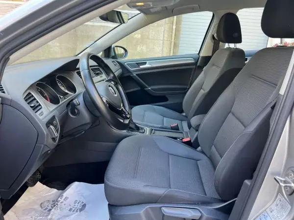 Volkswagen Golf Variant 2016 - 12950 EUR, 173000 km - AUTO.MOTO.pt - 173000km - foto 10 de 15