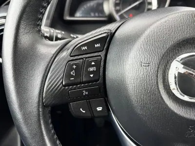 Mazda 2 2015 - 11500 EUR, 75000 km - AUTO.MOTO.pt - 75000km - foto 20 de 33