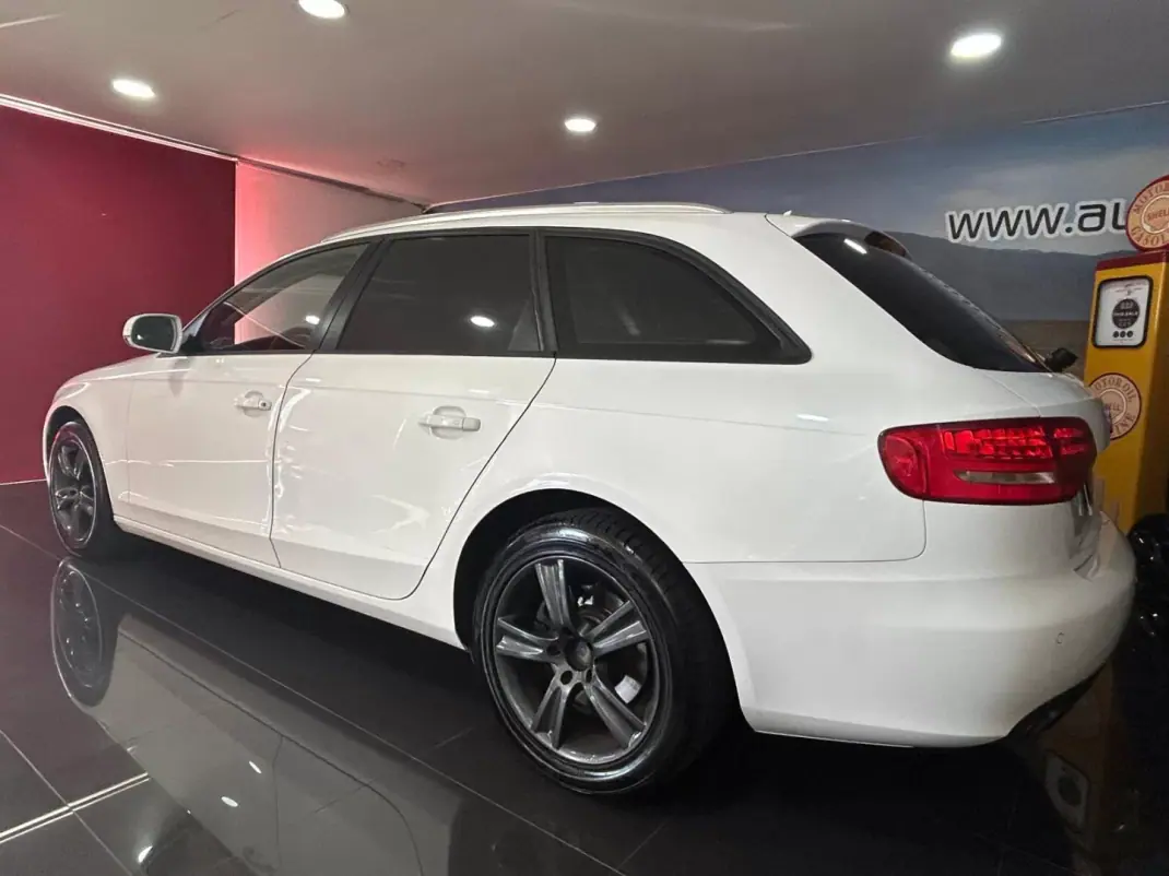 Audi A4 Avant 2011 - 10950 EUR, 315177 km - AUTO.MOTO.pt - 315177km - foto 4 de 21
