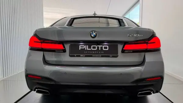BMW 530e 2022 - 28990 EUR, 181352 km - AUTO.MOTO.pt - 181352km - foto 10 de 33