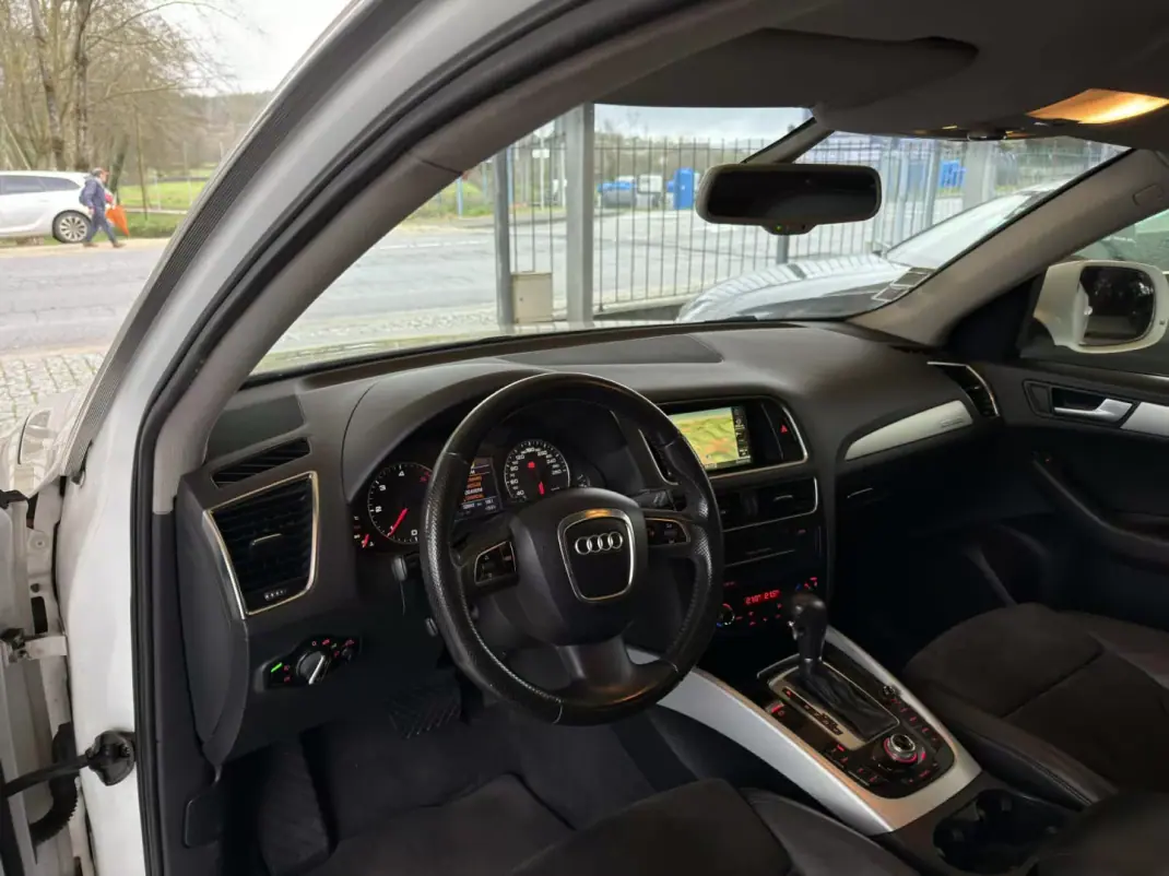 Audi Q5 2009 - 13950 EUR, 326842 km - AUTO.MOTO.pt - 326842km - foto 13 de 33