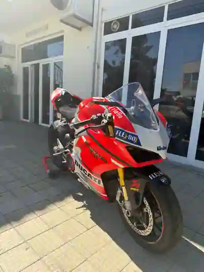 Ducati Panigale V4 S 2018 - 23000 EUR, 8300 km - 8300km - foto 3 de 7