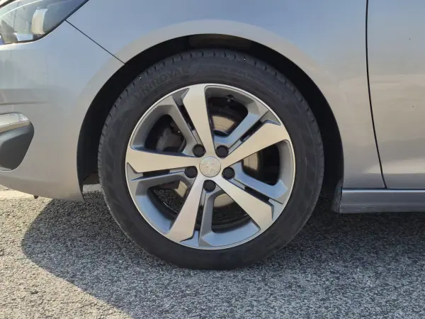 Peugeot 308 SW 2016 - 10490 EUR, 123507 km - 123507km - foto 27 de 28