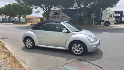 Volkswagen New Beetle Cabriolet 2004 - 9890 EUR, 127830 km - AUTO.MOTO.pt - 127830km - foto 18 de 48