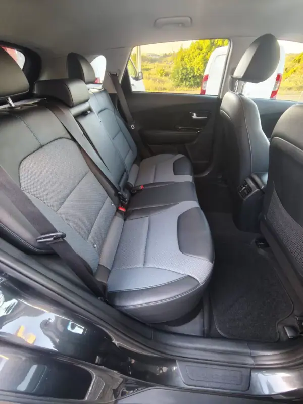 Kia e-Niro 2021 - 24400 EUR, 81000 km - AUTO.MOTO.pt - 81000km - foto 6 de 13