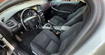 Volvo V40 2014 - 11500 EUR, 154200 km - AUTO.MOTO.pt - 154200km - foto 18 de 20