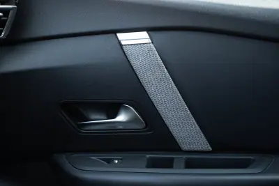 Citroën C4 2022 - 19450 EUR, 80400 km - AUTO.MOTO.pt - 80400km - foto 18 de 19