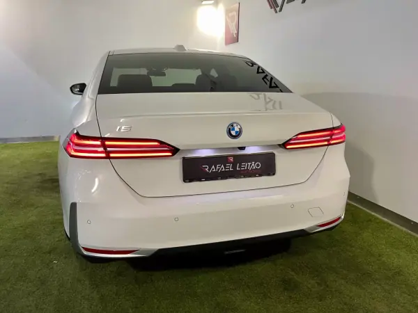 BMW i5 2024 - 48750 EUR, 66000 km - AUTO.MOTO.pt - 66000km - foto 8 de 42