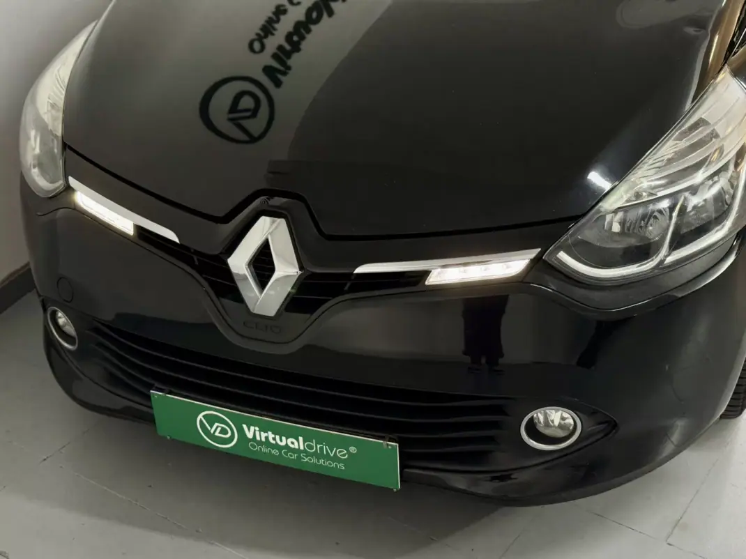 Renault Clio 2012 - 5750 EUR, 228000 km - AUTO.MOTO.pt - 228000km - foto 15 de 44