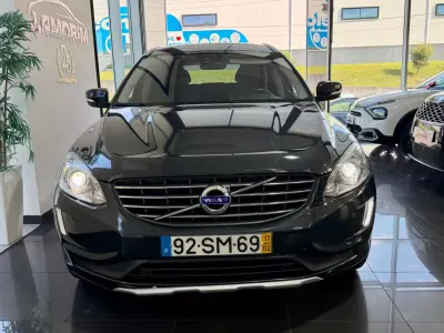 Volvo XC 60 2017 - 21499 EUR, 132121 km - AUTO.MOTO.pt - 132121km - foto 4 de 28